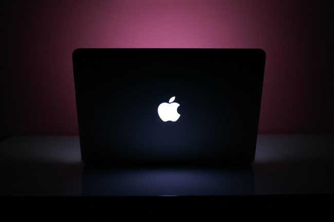 macbook-pro-at-pink-night