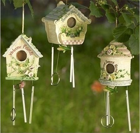 Using Birdhouses To Decorating Garden Or Backyard