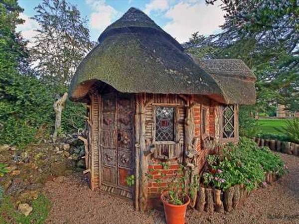 30 Beautiful And Magical Fairy Tale Cottage Designs 