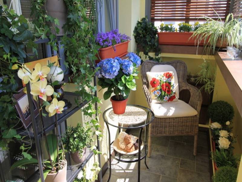 20 inspiring designs for decorating small balcony designmaz