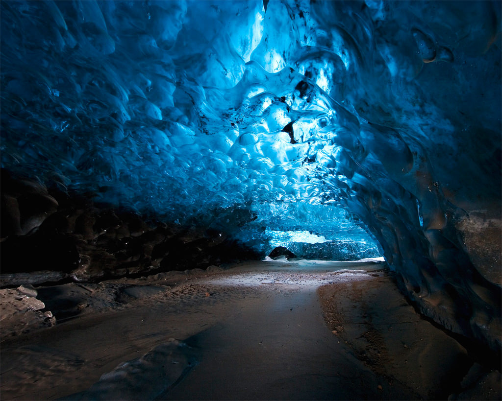 Skaftafell-Ice-Cave-02